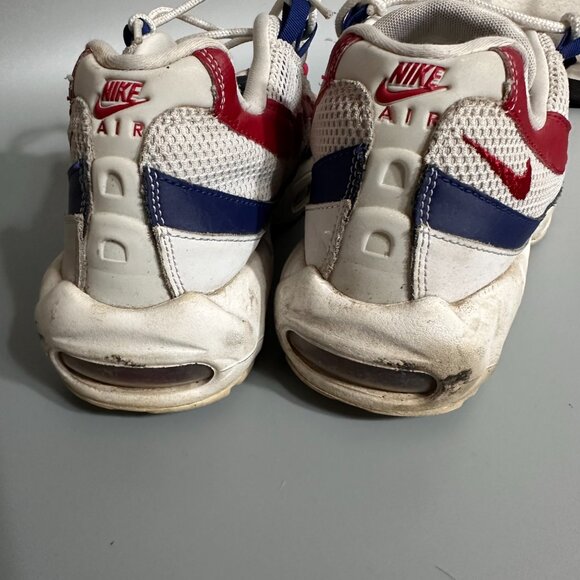 Athletic_Shoes